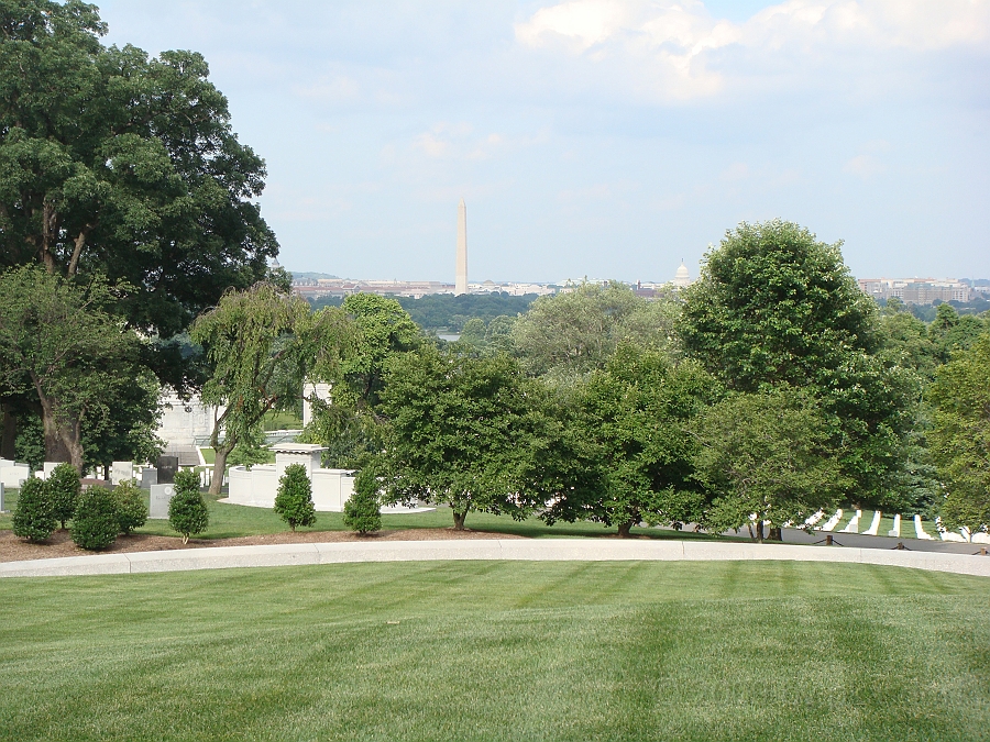 Washington DC [2009 July 02] 017.JPG - Scenes from Arlington National Cemetery.
